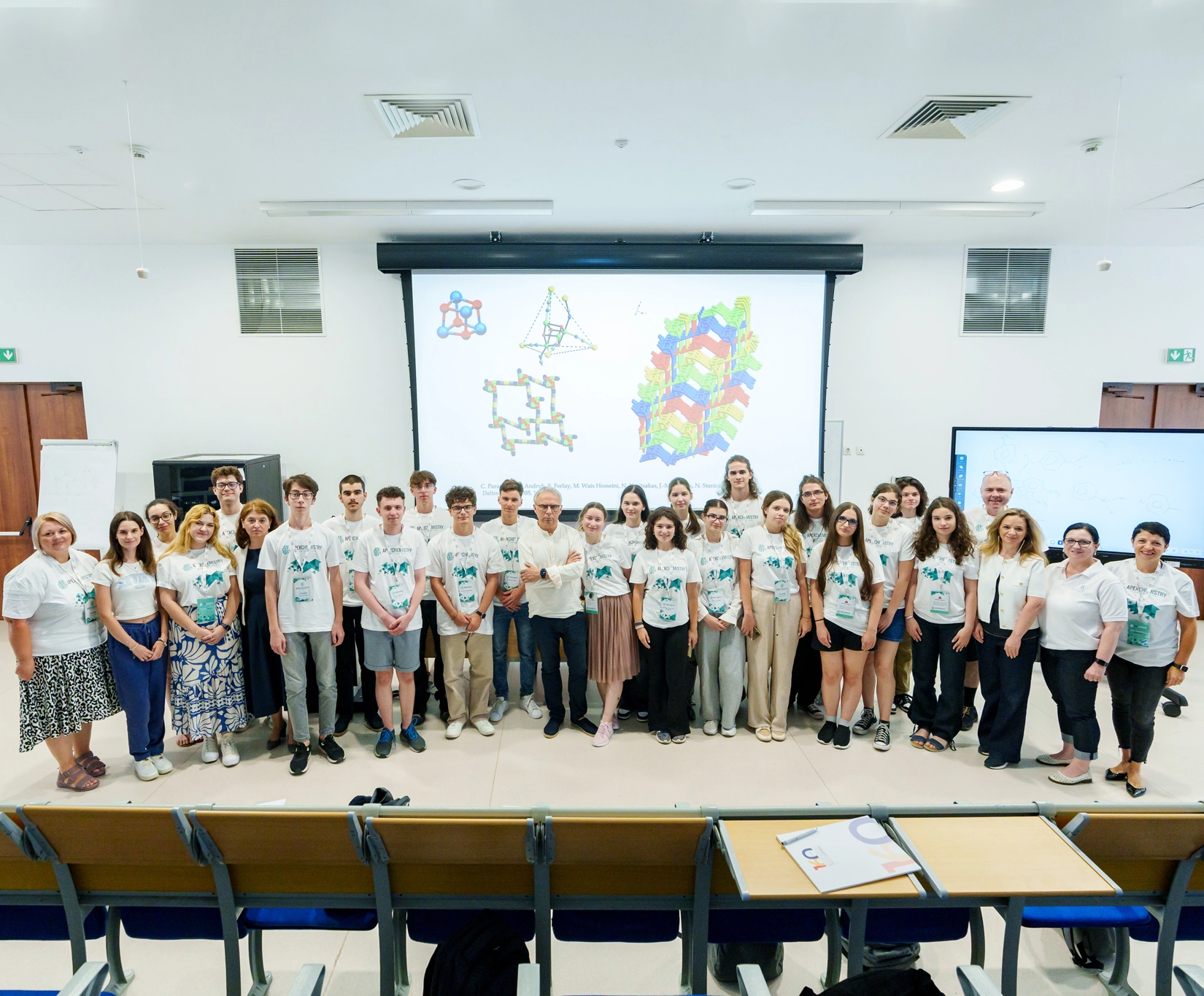 Tabăra „APEX Chemistry 2025” și-a deschis porțile la Universitatea din București